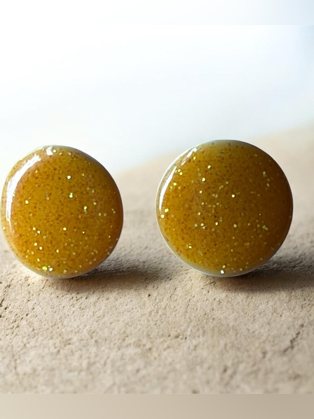 Women’s Gold Glitter Round Post Earrings!